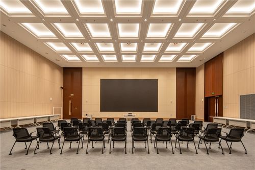 西岸國際會(huì)展中心竣工投用 卓越水岸再添璀璨地標(biāo)，華建集團(tuán)環(huán)境院匠心設(shè)計(jì)賦能會(huì)展新未來